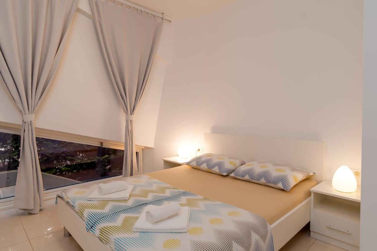 Vila Tina In Pula, Istrien 梅杜林 外观 照片