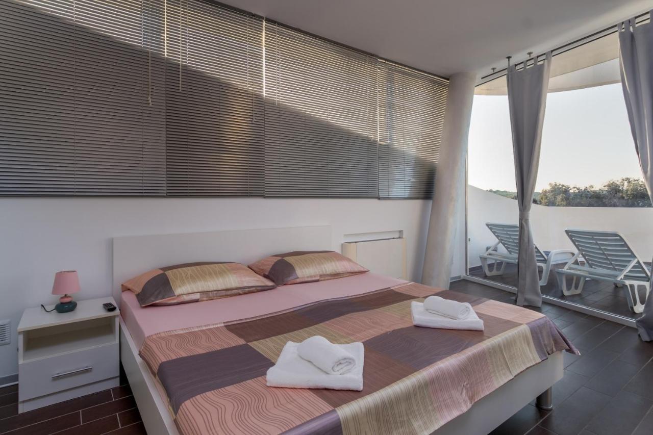 Vila Tina In Pula, Istrien 梅杜林 外观 照片